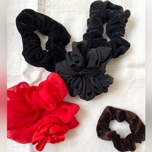 Scrunchie Black, red and brown